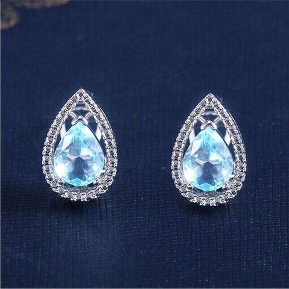 Blue Topaz Tear Drop hinge closure silver earrings - Picture 5 of 9